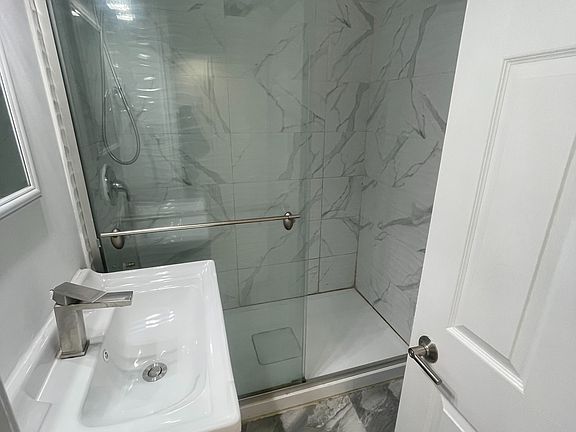4th image of 53 Burlingame Rd #Basement