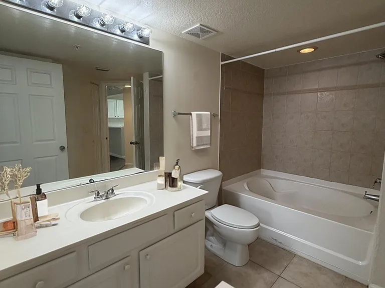 4121 Residence Dr #311 — Photo 8