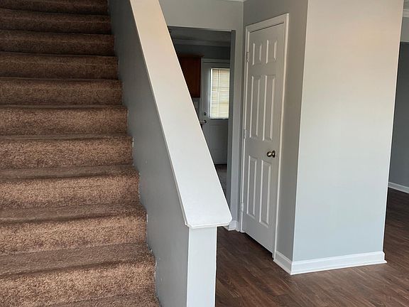 2nd image of 1556 Eastmont Dr NW