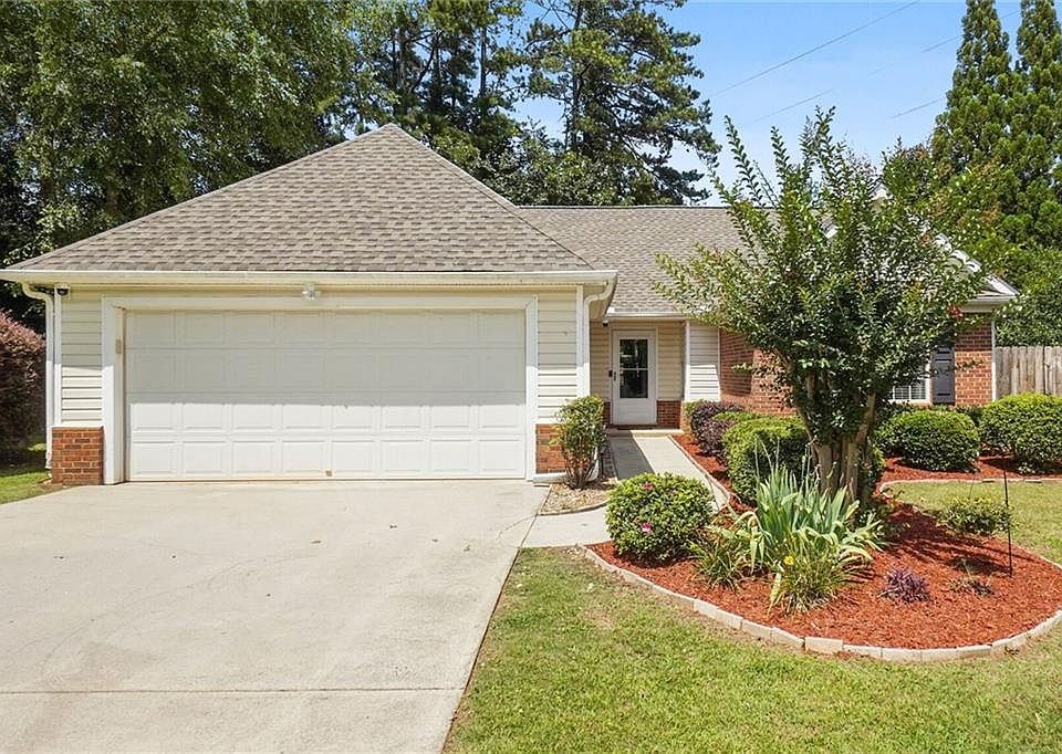 1st image of 2501 Lakebrooke Dr