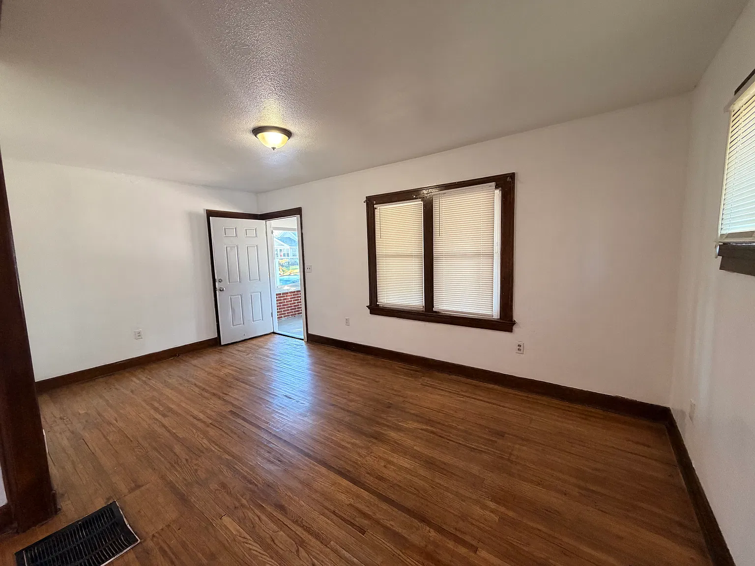 2 bed, 800 sqft, $1,100 — Photo 4