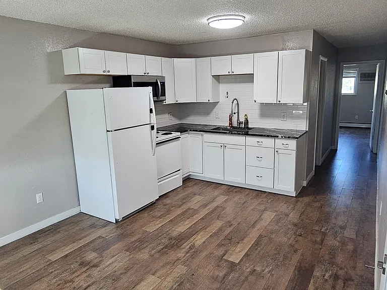 895 Iowa Ave #101 — Photo 4