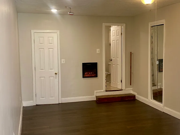32 Hinckley St #1 — Photo 5