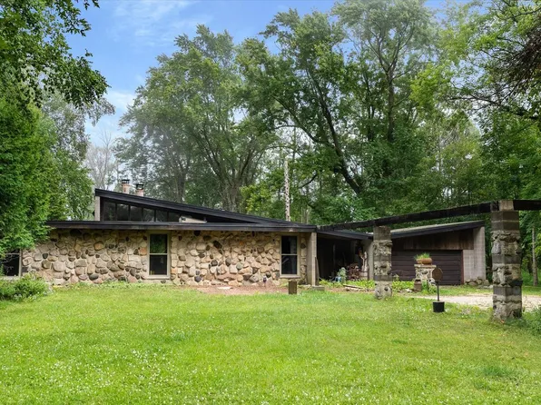 3558 East Norport DRIVE, Port Washington, WI 53074