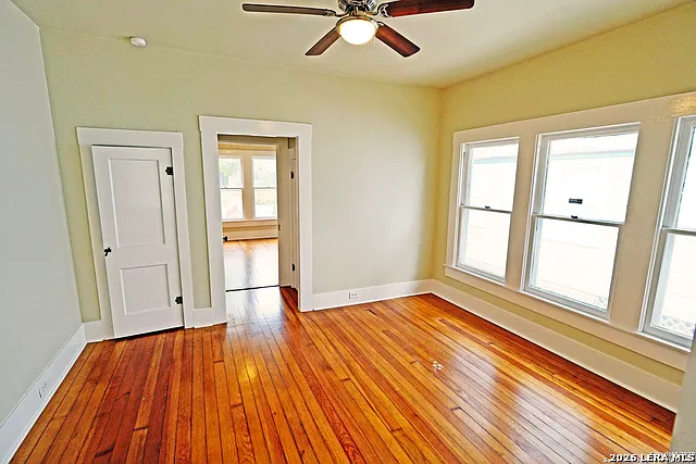 412 E Myrtle St — Photo 15