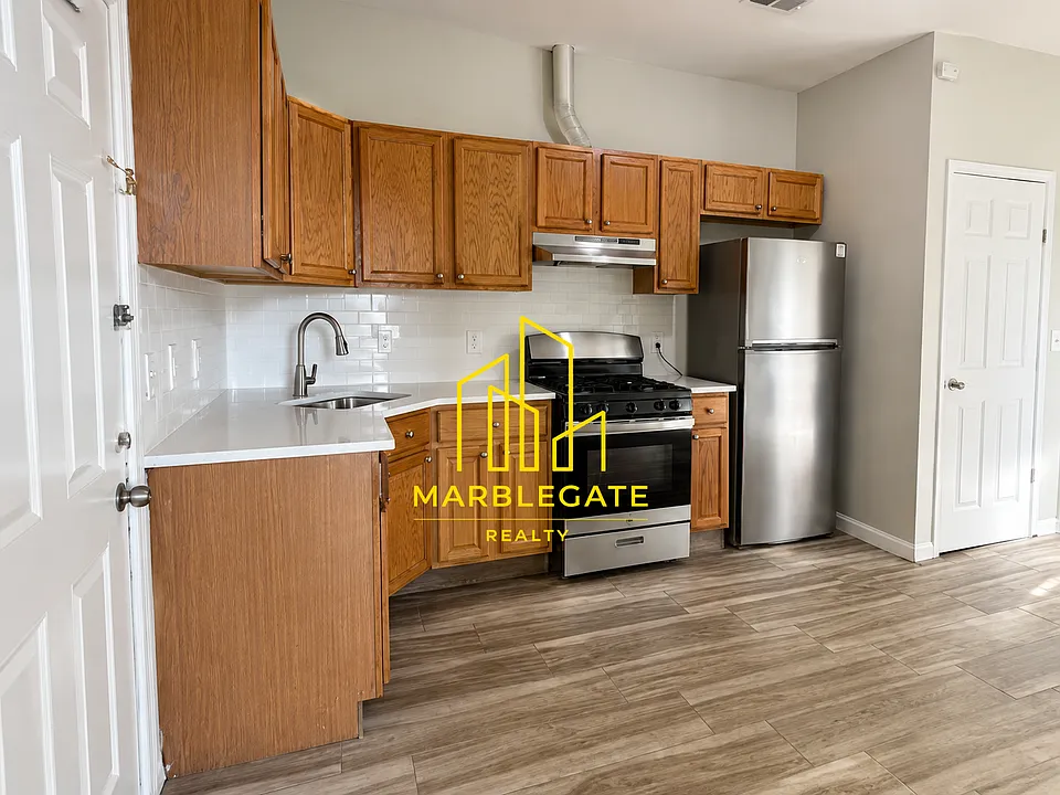 297 Ellis Ave #33