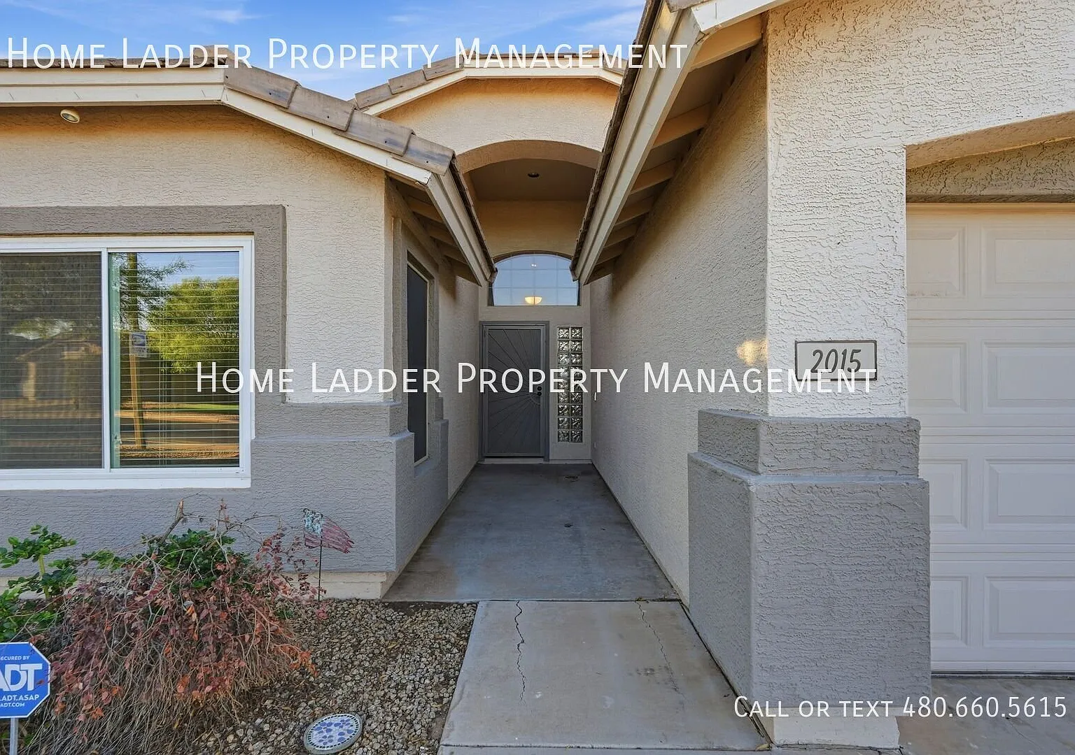 Private Pool + Spacious 4 Bed Home in Desirable Gilbert Location! — Photo 2