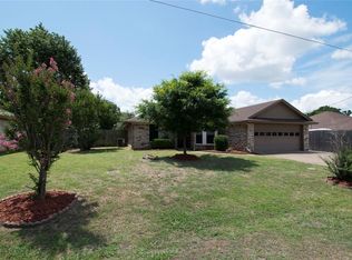 3949 Country Meadows Cir, Granbury, TX 76049