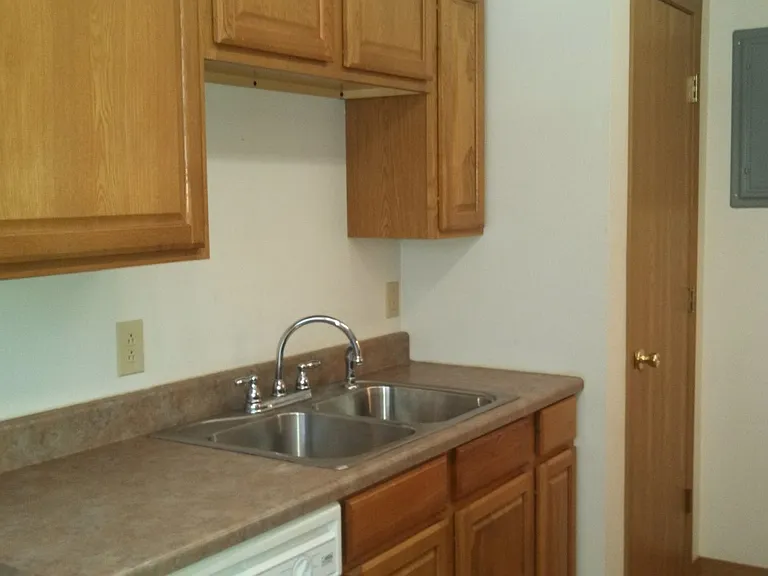 Deer Run Apartments — Photo 30