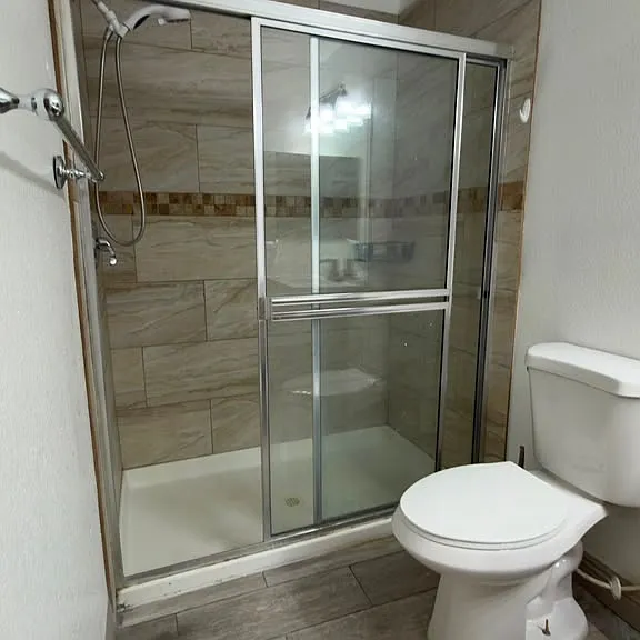 2050 Los Feliz St #102 — Photo 21