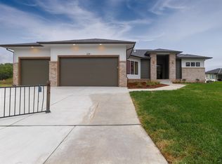 239 S Ciderbluff Ct, Goddard, KS 67052