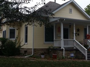 604 W 3rd St, Mccook, NE 69001