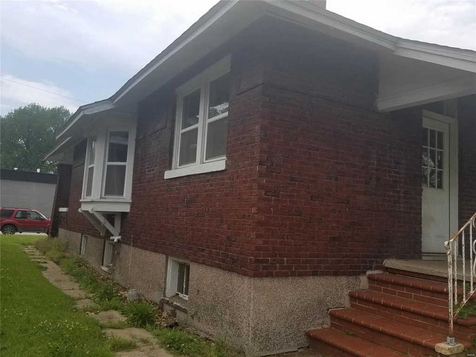 1st image of 419 N Wood River Ave