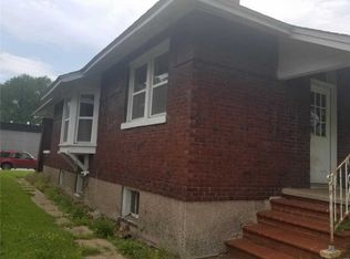 419 N Wood River Ave, Wood River, IL 62095