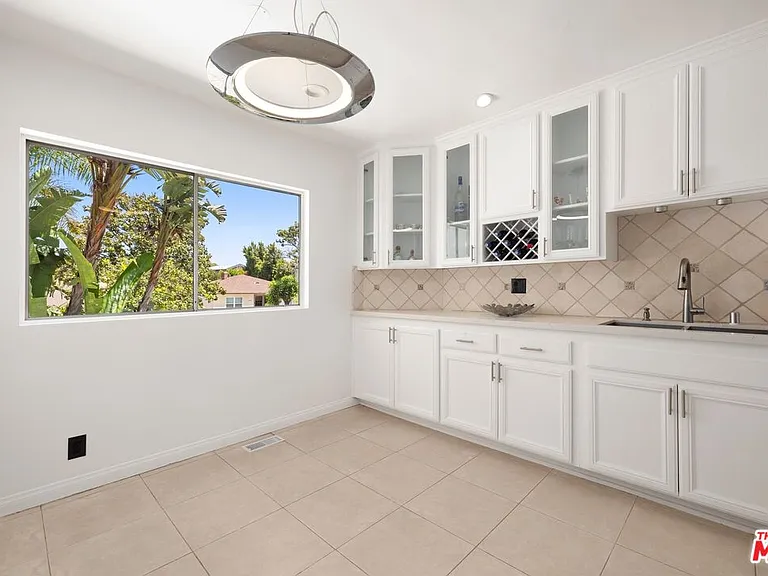 9536 Cresta Dr — Photo 6