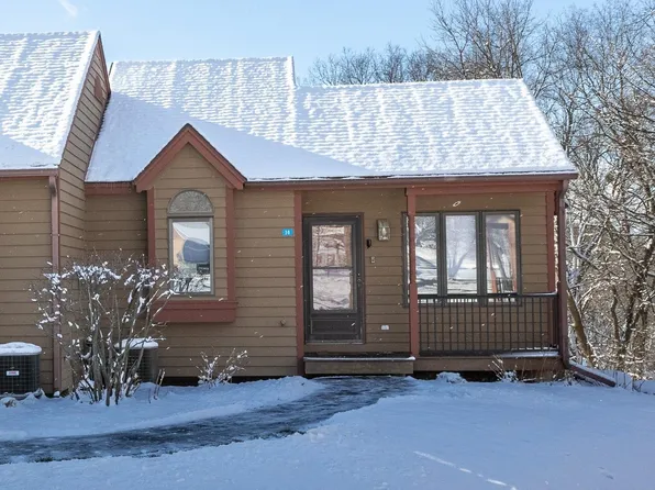 30 Oak Glen Dr, Galena, IL 61036