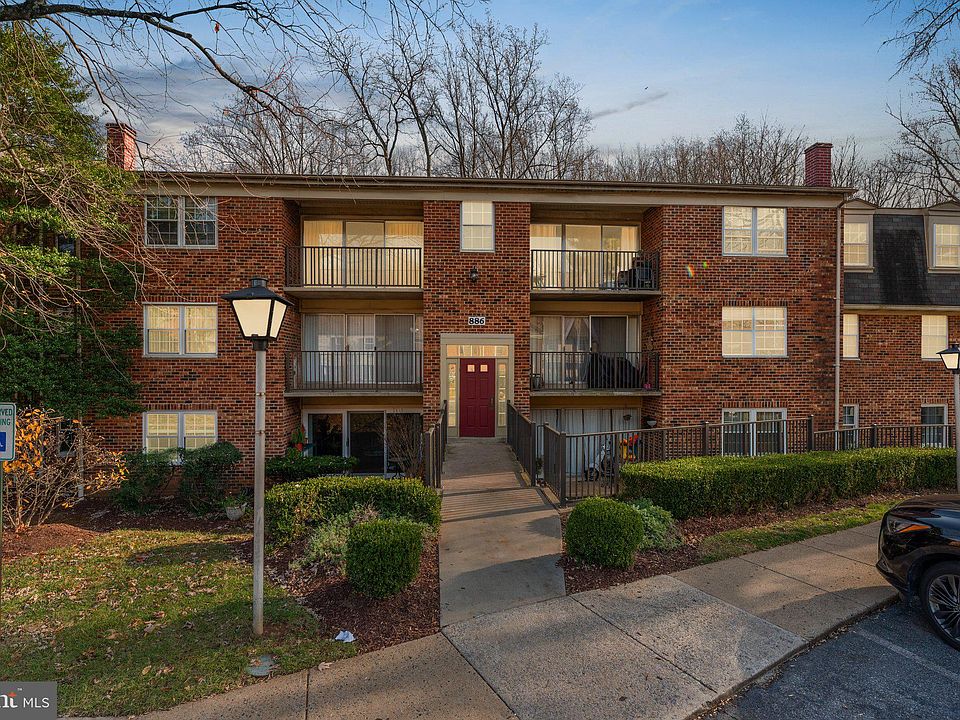 1st image of 886 College Pkwy #30