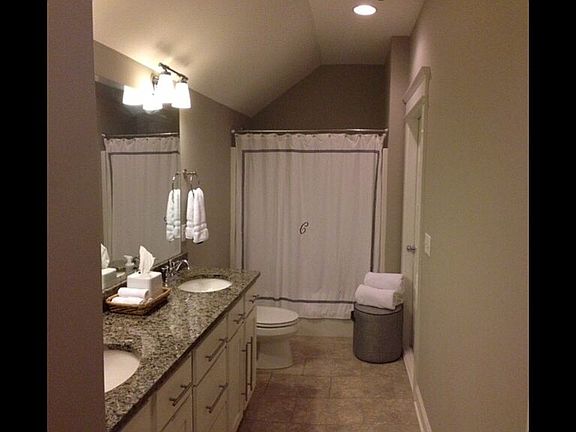 Guest bathroom 