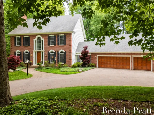 5691 Forest Glen Dr SE, Ada, MI 49301