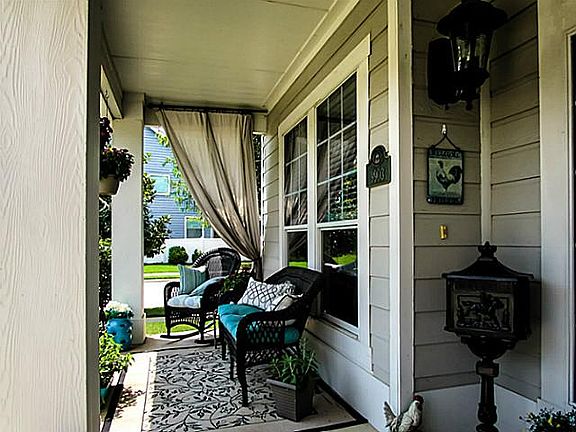 3rd image of 9903 Marthas Vineyard Cir