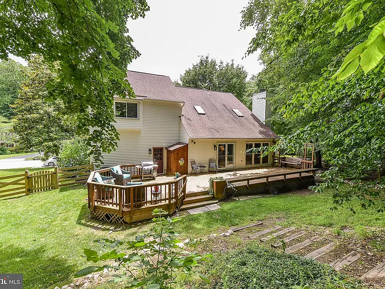 7910 Oak Hollow Ln — Photo 7