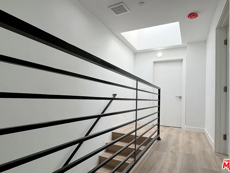 5338 Denny Ave — Photo 22