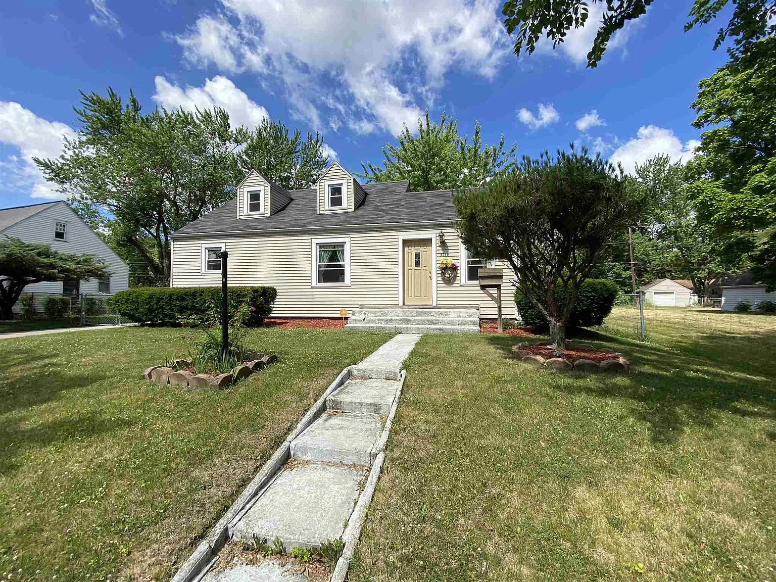 4318 Monroe St photo 1