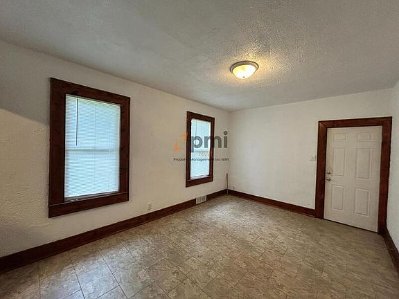 3rd image of 207 N Woodland Ave