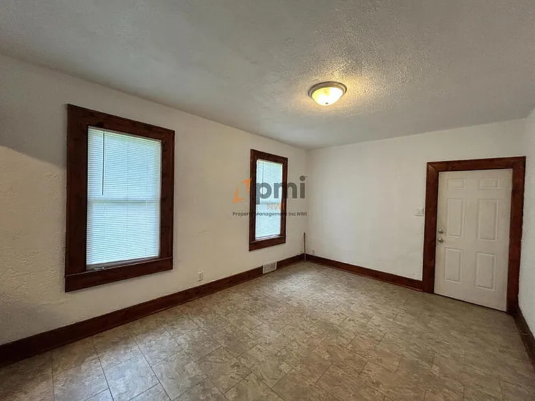 207 N Woodland Ave — Photo 2