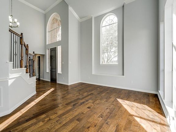 4th image of 2816 Pond Wood Dr