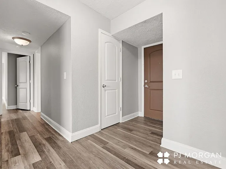Mill Pointe — Photo 90