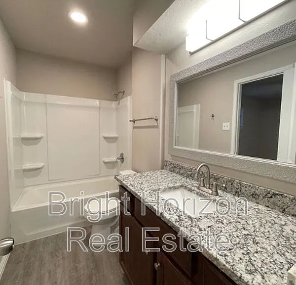 1017 Mullins St — Photo 20