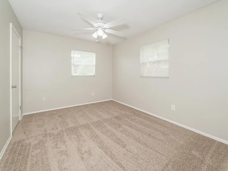 5927 Stokes Rd — Photo 8