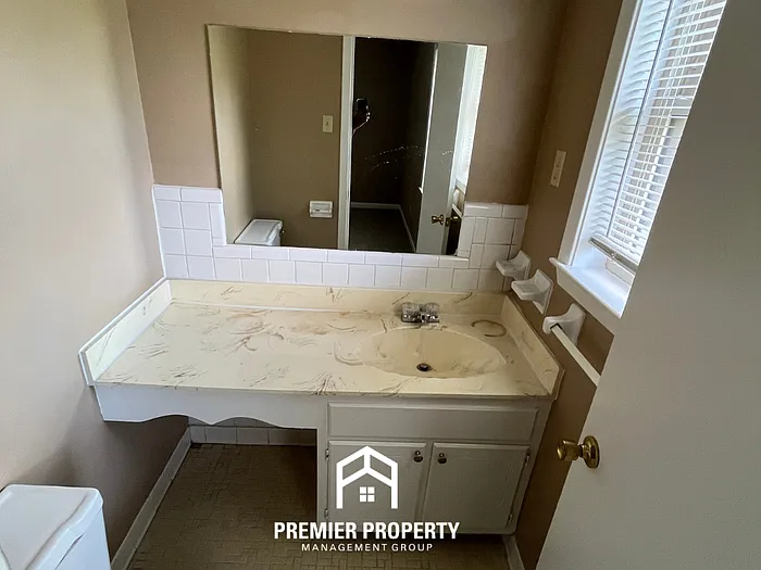 3210 Morningview Dr — Photo 10