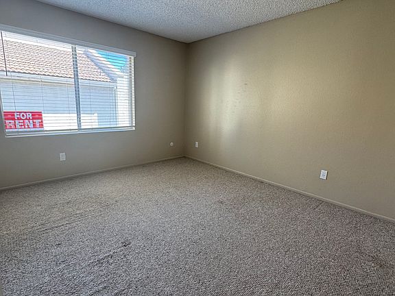 5th image of 3882 Radcliffe Ln