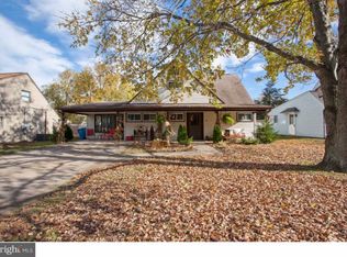 21 Ruby Ln, Levittown, PA 19055
