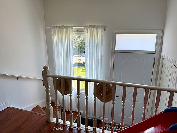 2nd image of 29 Baxter Cres