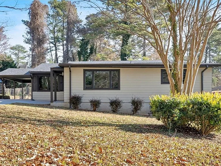 2142 Cloverdale Dr SE — Photo 25