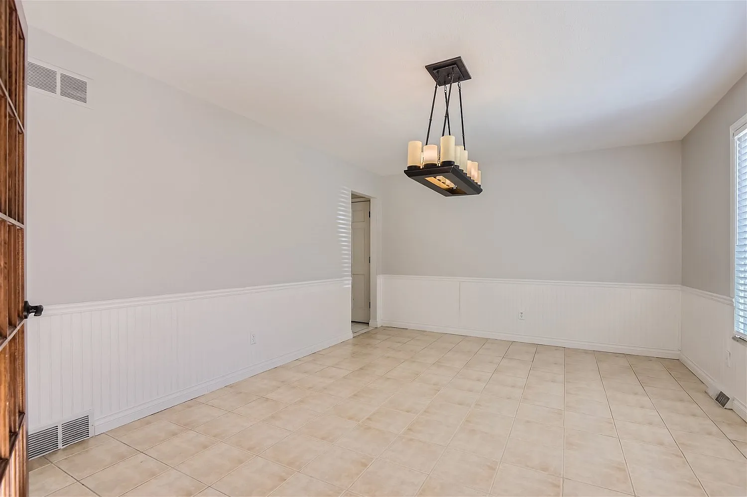 4 bed, 3.5 bath, 2535 sqft, $3,700 — Photo 4