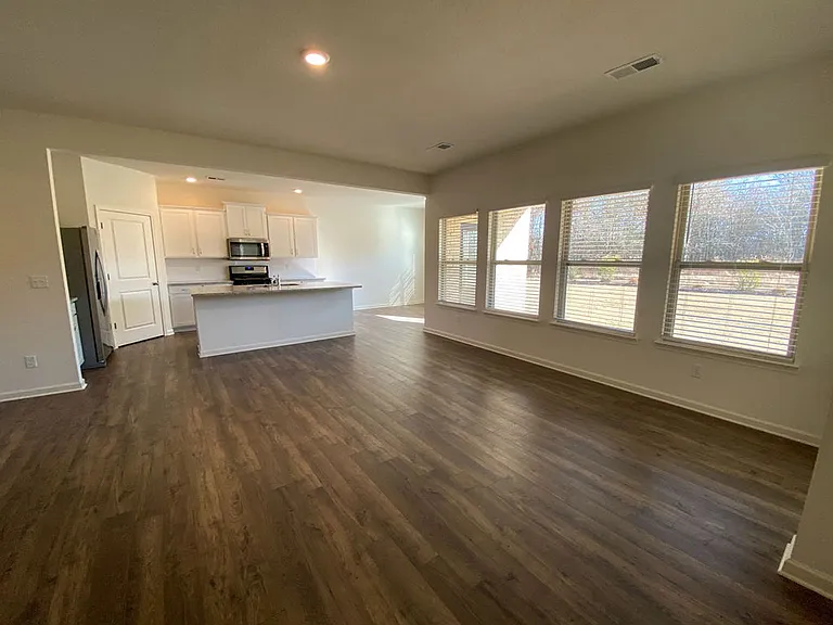 38 Crown Way — Photo 10