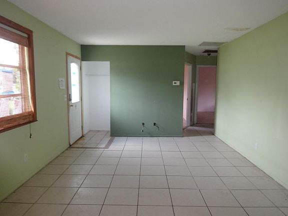 4th image of 17168 Phlox Dr