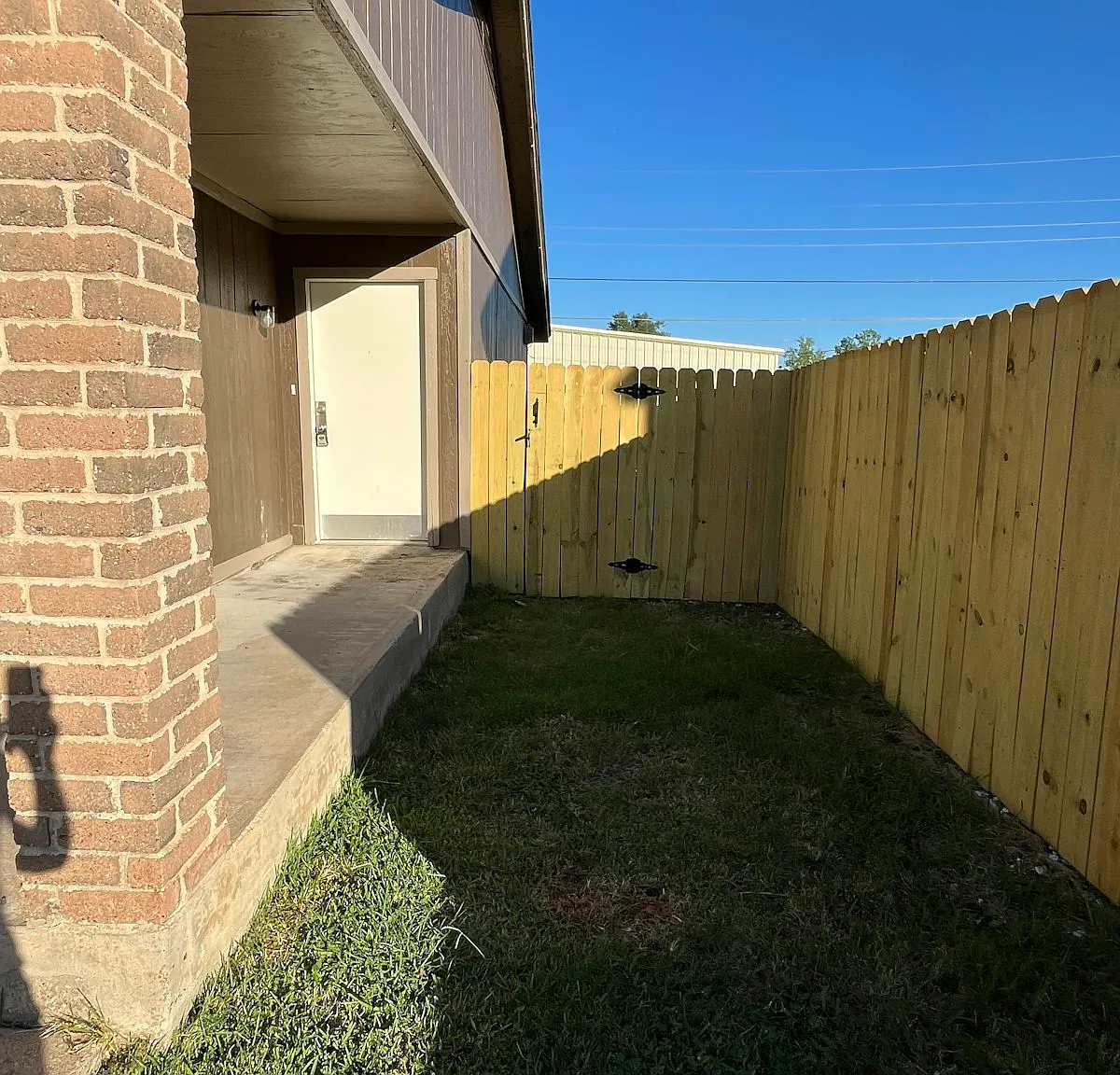 909 Betsy Ross Drive, Unit B — Photo 3