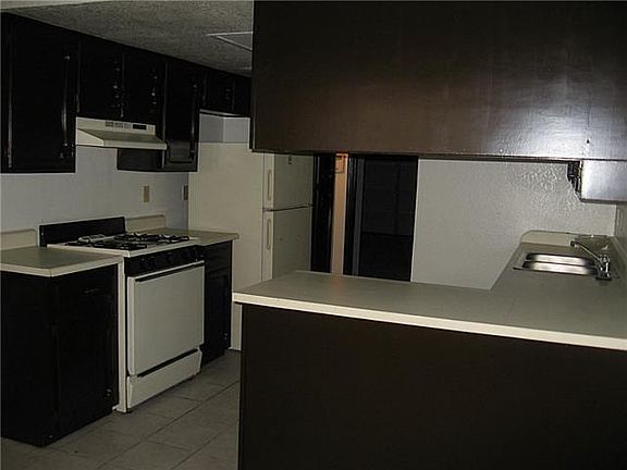 4th image of 1500 Monte Sanders Ln #8