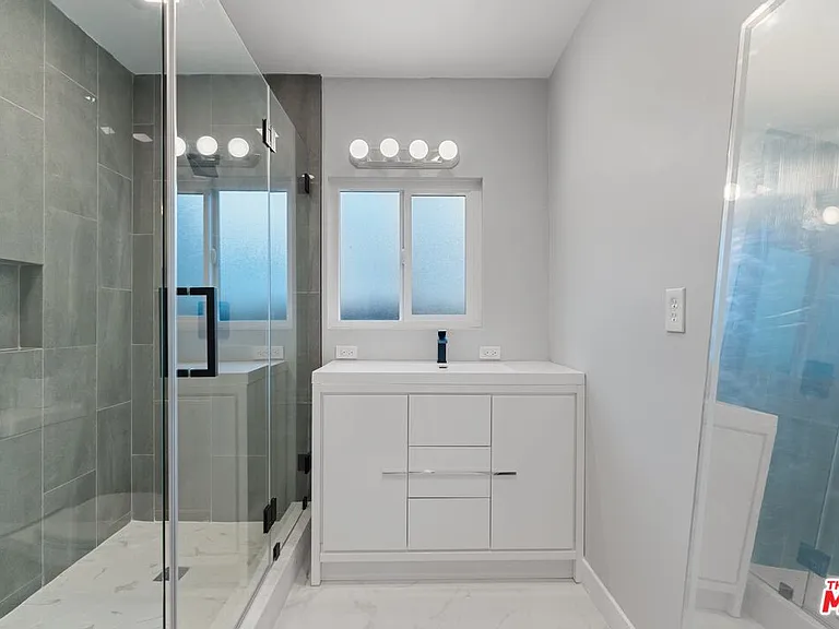 2522 Armacost Ave — Photo 15