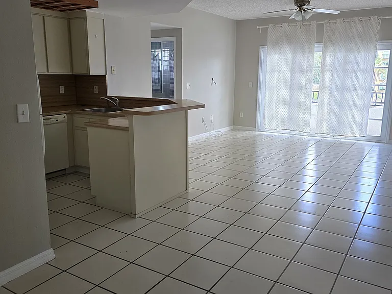 15 Phoenetia Ave — Photo 3
