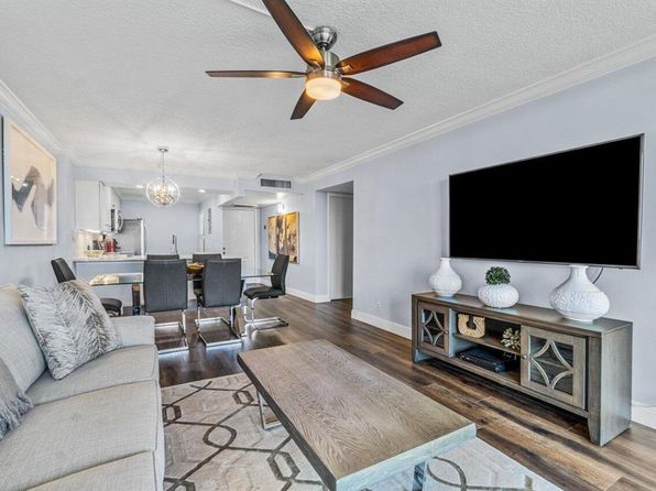 14 Royal Palm Way #5040