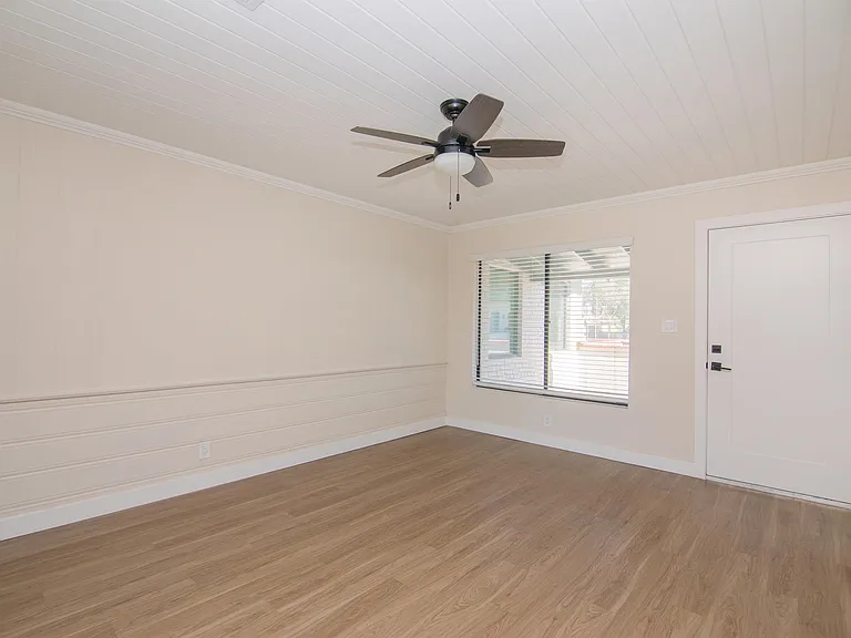 511 E Mariposa St #4 — Photo 10