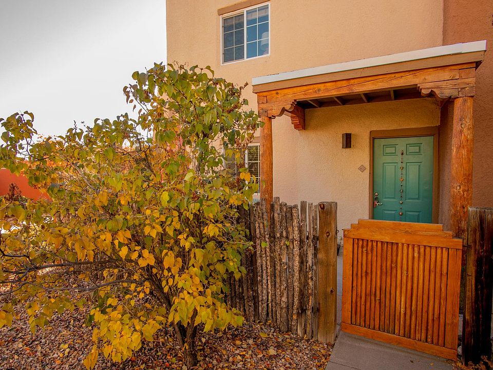 Entry to the condo 412