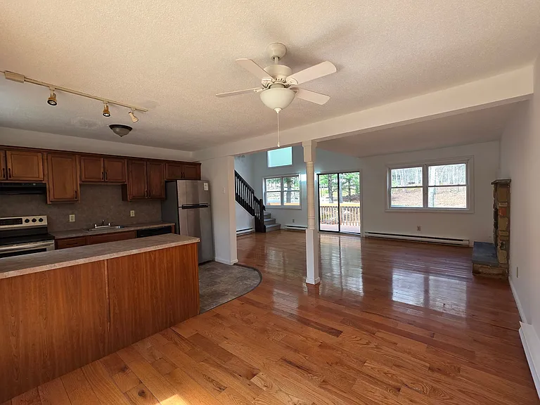 362 Somerset Dr — Photo 6