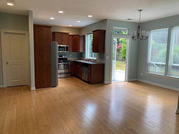 2nd image of 14514 SE Arista Dr